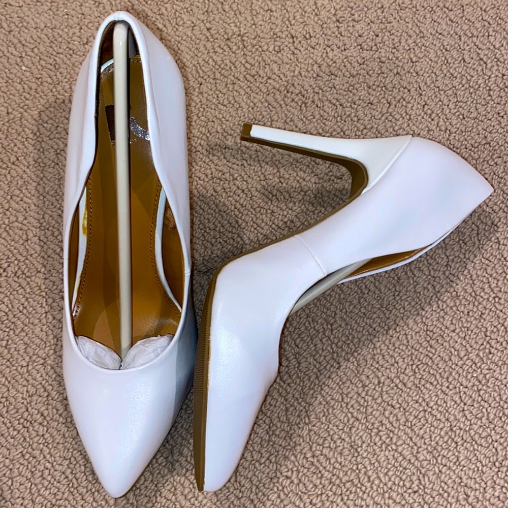 REPORT White Dalia Stiletto Pumps
